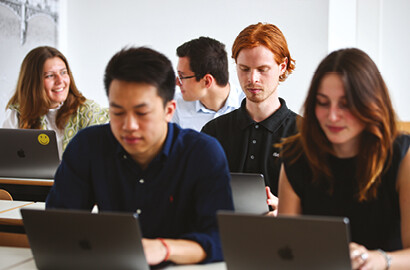 EFAP News - Quels diplômes sont les plus valorisés pour les métiers de la communication en 2026 ?