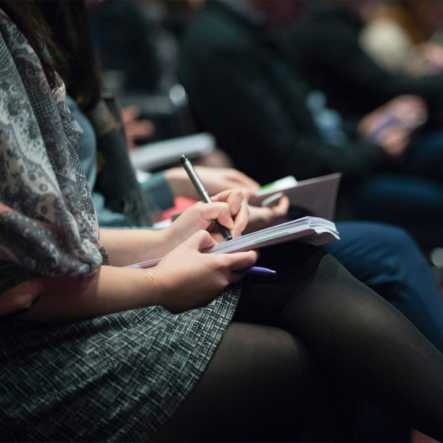 Comment devenir attaché de presse à l'EFAP