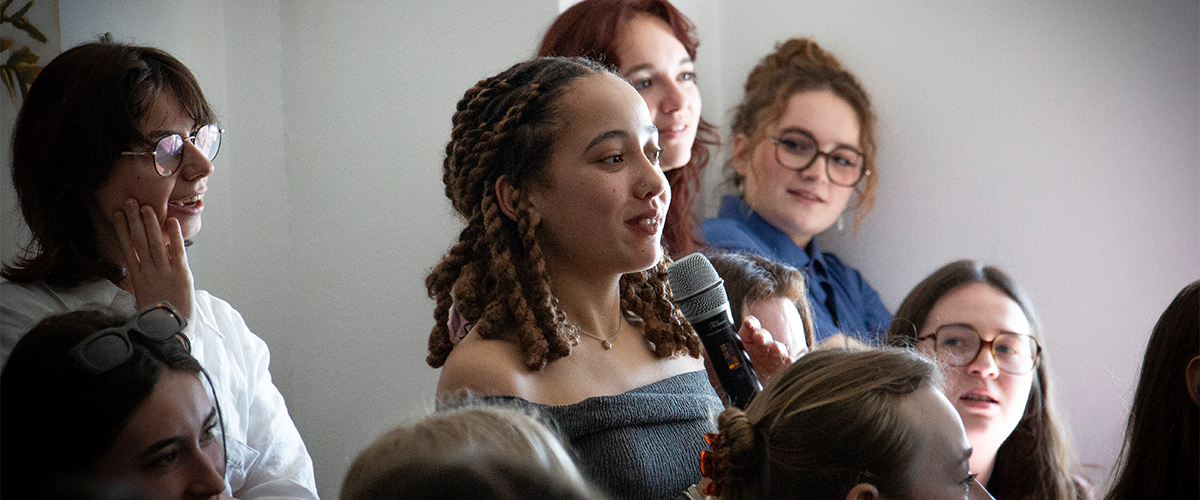 étudiants en formation en communication