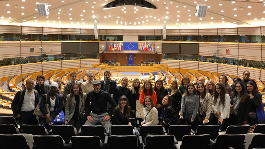 Étudiants en formation communication politique au parlement européen