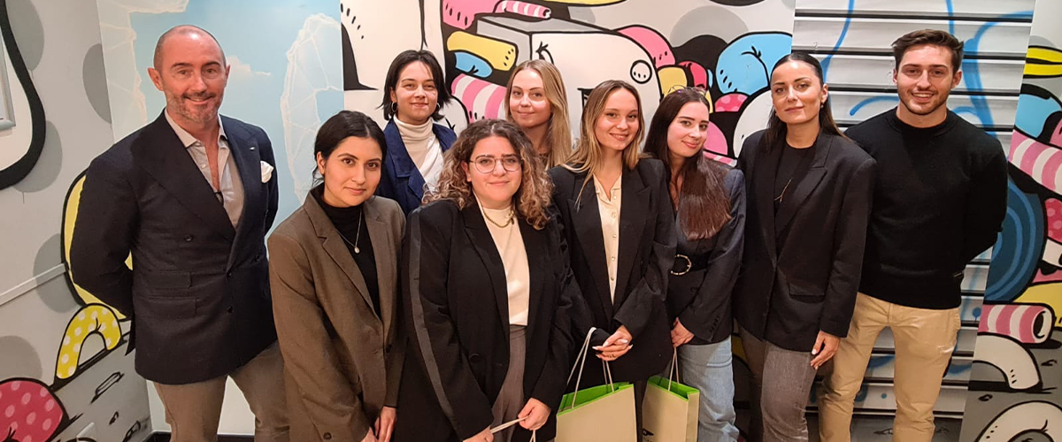 Etudiant de l'école de communication EFAP Lyon chez Bentley