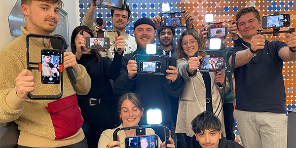 Formation Journalisme Mobile des étudiants de l'école de communication EFAP Lyon