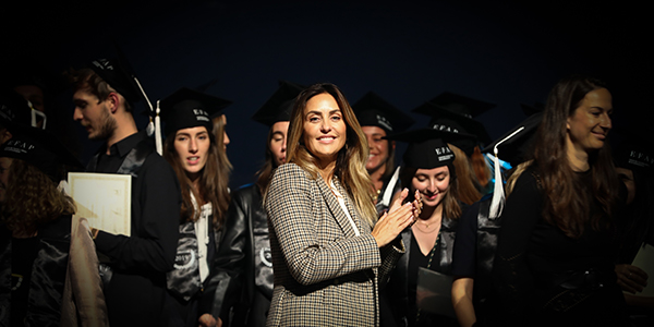 Valérie Messika et étudiants de l'école de communication EFAP Paris